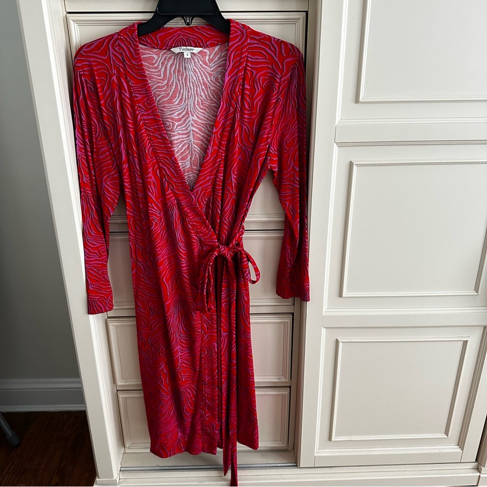 TUCKER NYC WRAP DRESS IN PURPLE PUNCH ZEBRA PRINT SIZE SMALL
